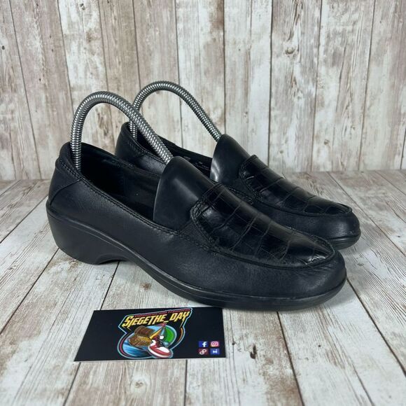 Clarks black slip Ons‎ - Womens 7 - Picture 1 of 10